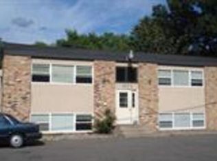 7673 E River Rd #1, Minneapolis, MN 55432