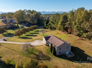 2658 Pax Hill Rd, Morganton, NC 28655