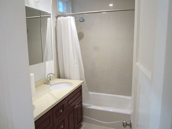 5th image of 2390-2392 29th Ave #2390