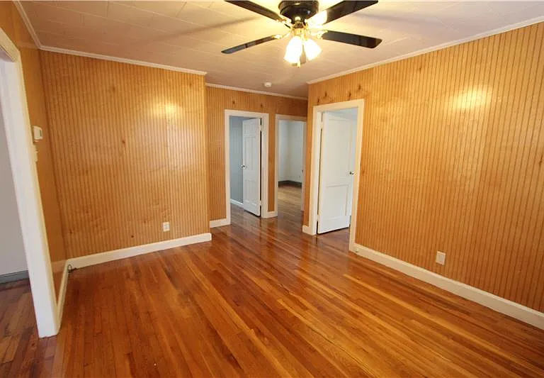 23 Saxon St — Photo 7