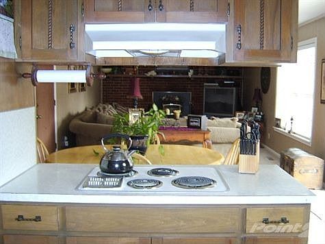 155 Carpenter Court Kit-Liv