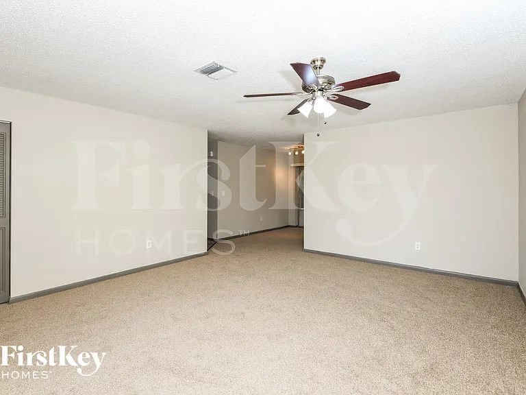 772 Cadez St NE — Photo 3