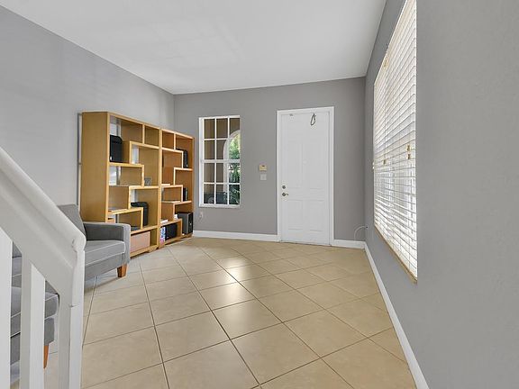 5th image of 6927 Julia Gardens Drive