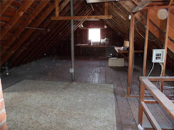5th image of 433 Durston Ave