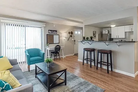 1 bed, 750 sqft, $1,350 — Photo 2