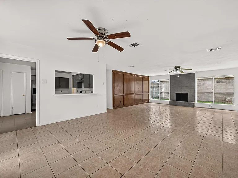 2523 Creekway Cir — Photo 14