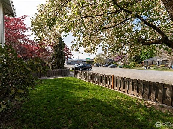5th image of 316 E Wapato Avenue #1