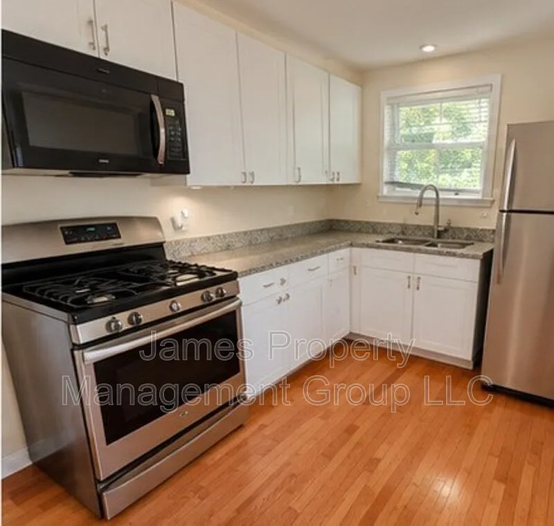 2 bed, 1.5 bath, 1080 sqft, $1,900 — Photo 2