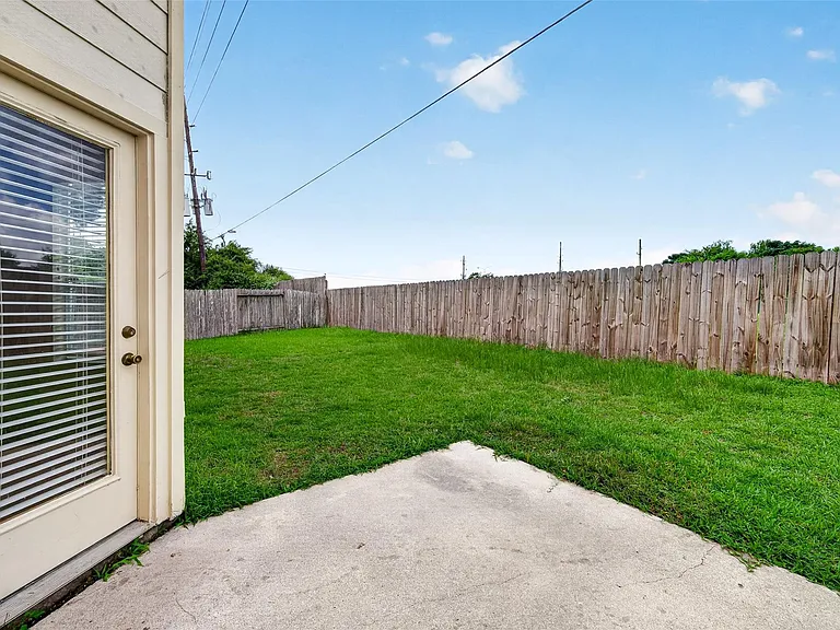 14603 Bladenboro Dr — Photo 43