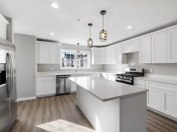 550 Spring St #5, Fall River, MA 02721