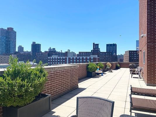 5th image of 327 E 101st St #6S
