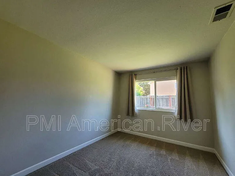 8924 Sutters Gold Dr — Photo 11