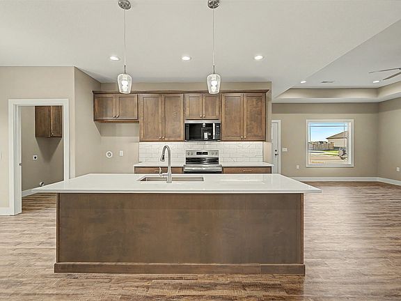 4th image of 1200 Vista Ct