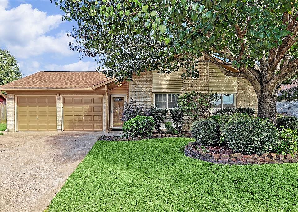 1st image of 4811 Yellowstone Dr