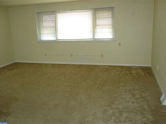 2nd image of 1635 Solly Ave