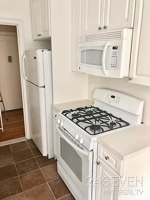 Rented by 24 7 NYC Realty Inc. | media 26