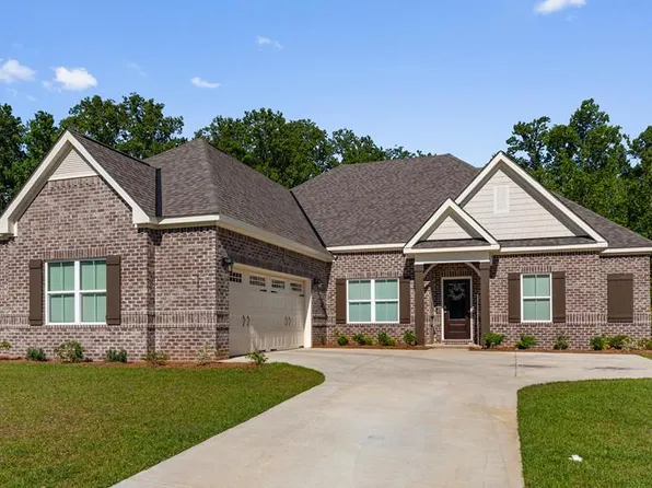 617 Charleston Mills Dr, Midland City, AL 36350