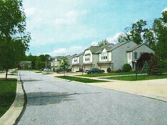 3rd image of 1347 N Yorkshire Dr