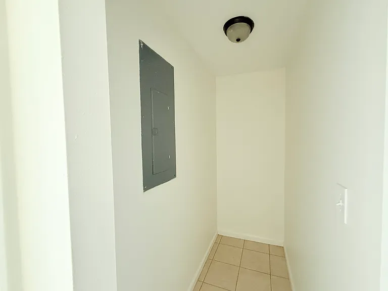 2525 Riverland Dr #103 — Photo 5