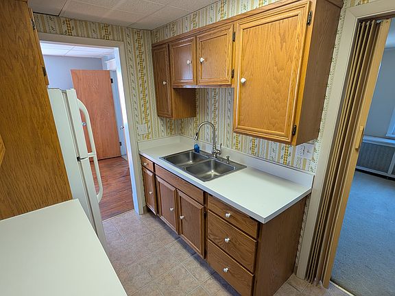 3rd image of 1043 N Irving Ave APT 3