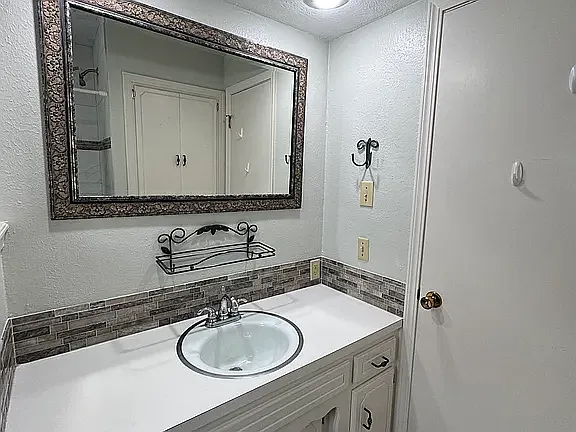 2056 Buggy Whip Ln — Photo 26