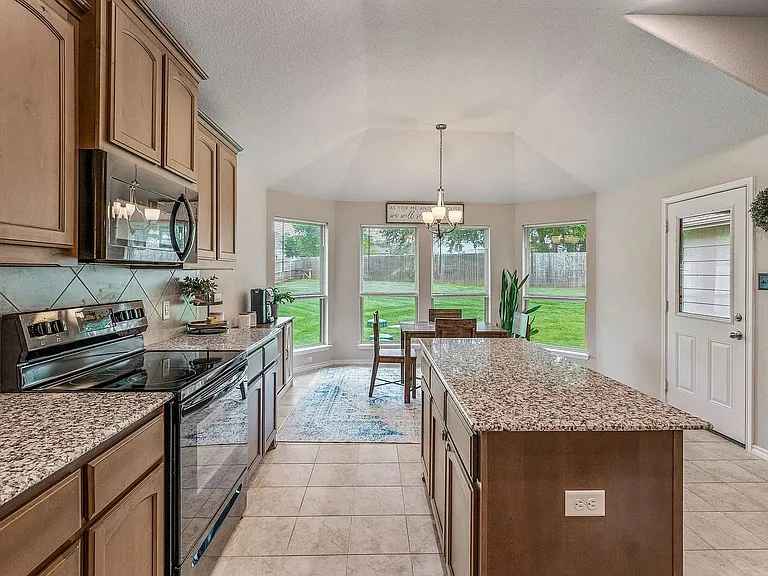 4304 Lucero Dr — Photo 9