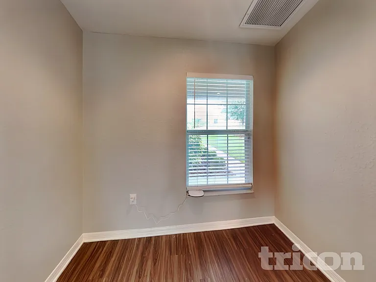 113 Solis Dr — Photo 4