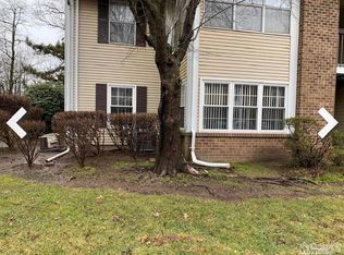 2 Lafayette Ct, North Brunswick, NJ 08902