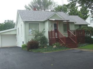 426 N 2nd St, Cissna Park, IL 60924