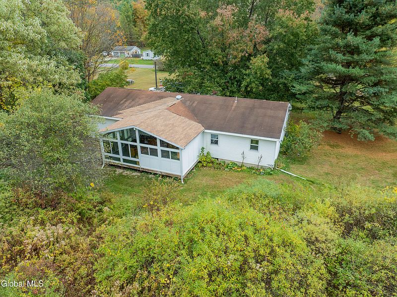 5th image of 669 Ash Grove Road