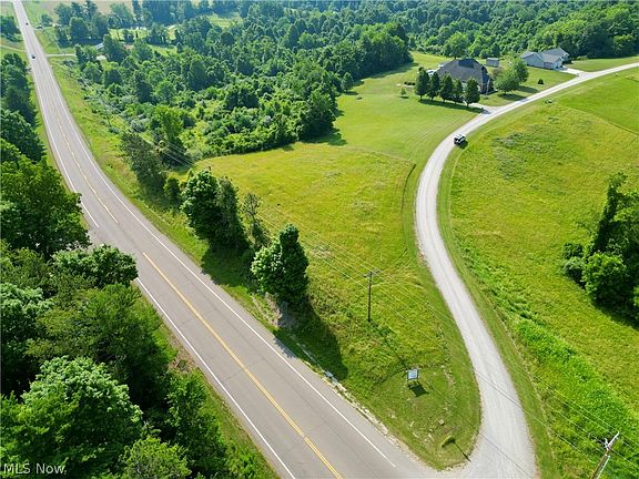 4th image of Hawthorn Dr