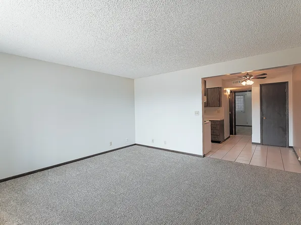 2600 N 35th St #15, Lincoln, NE 68504