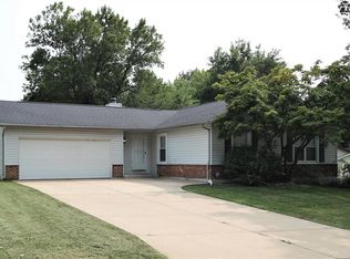 107 Spring Leaf Dr, Saint Peters, MO 63376