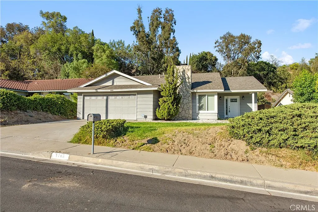 4 bed, 2356 sqft, $4,900 — Photo 1