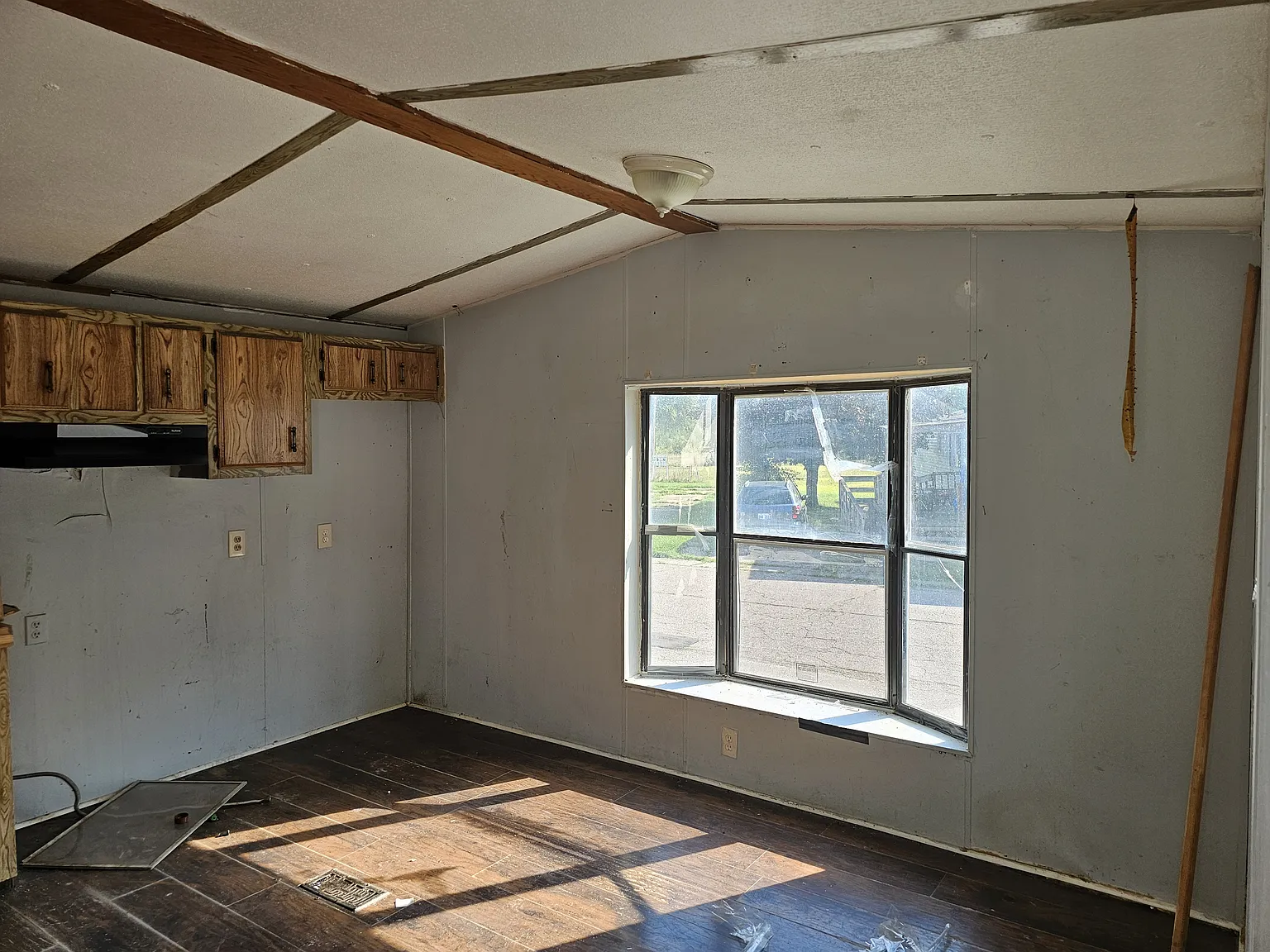 2 bed, $800 — Photo 2