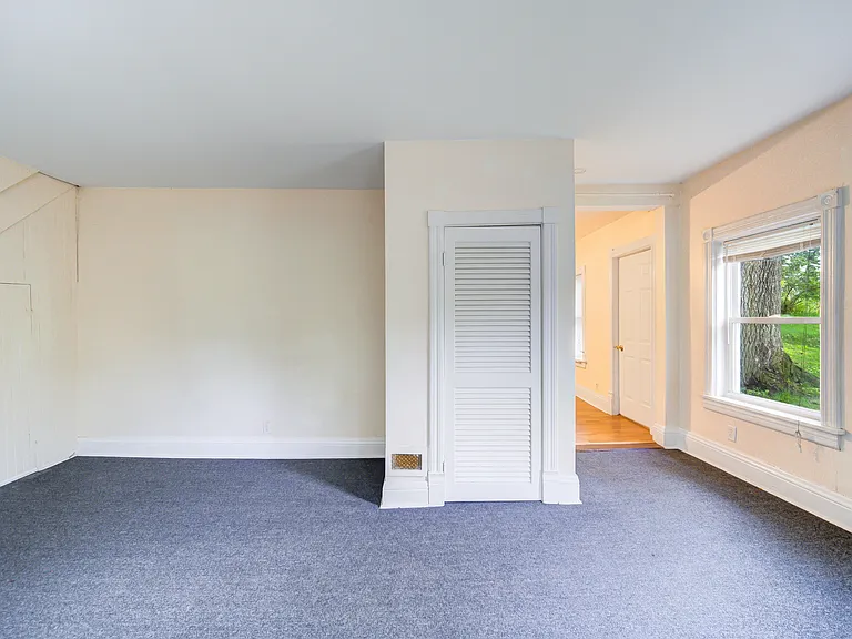 4 Underwood St #2 — Photo 10