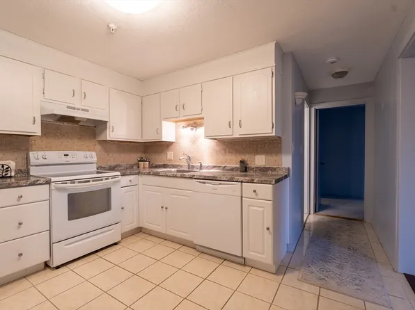 23 Spencer Rd APT 20F, Boxboro, MA 01719