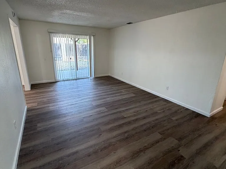 109 El Dorado Dr — Photo 4