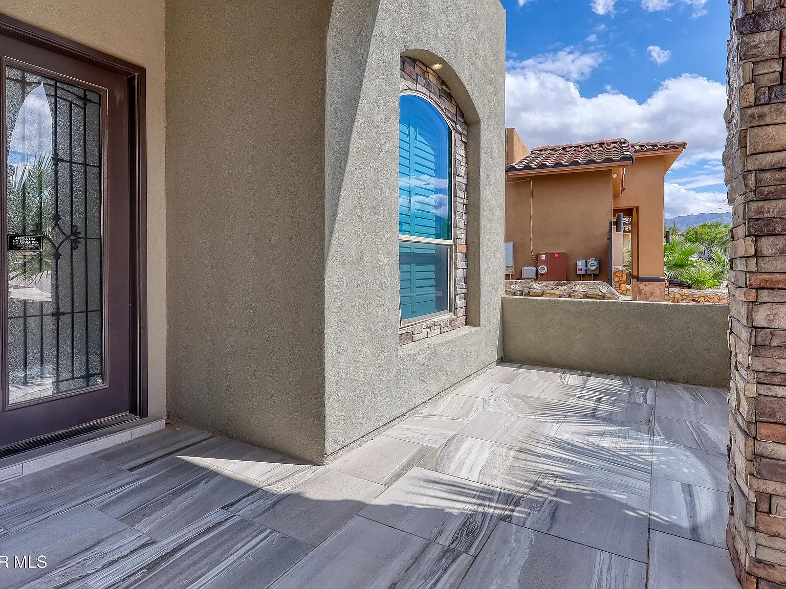 3 bed, 2.5 bath, 2041 sqft, $2,595 — Photo 4