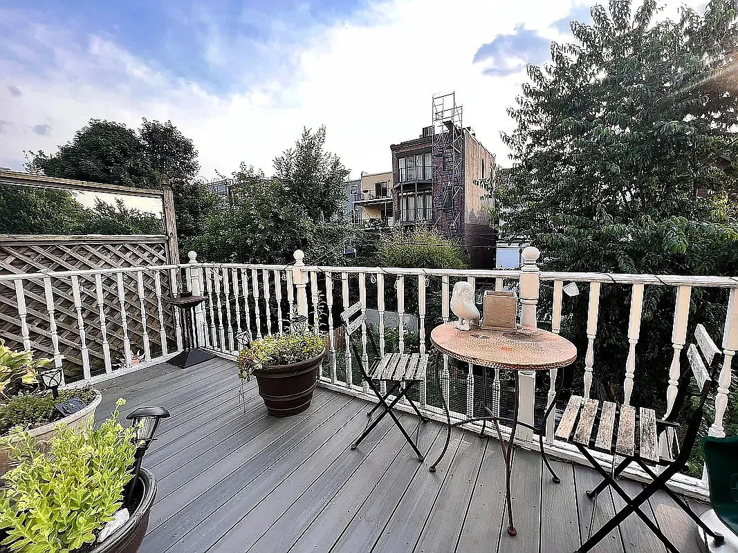 188 Hall Street — Photo 4