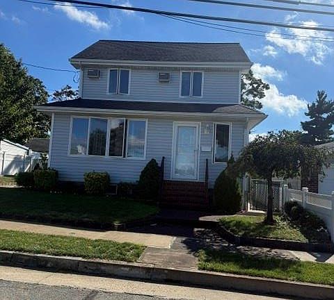 3rd image of 104 W Lincoln Avenue