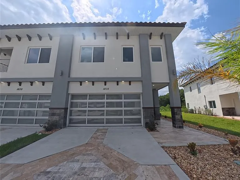 1835 Brentwood Ct — Photo 1