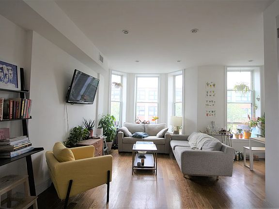 3rd image of 259 Hart St APT 3