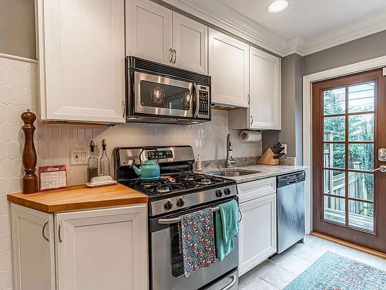 1206 Colonial Ave — Photo 14
