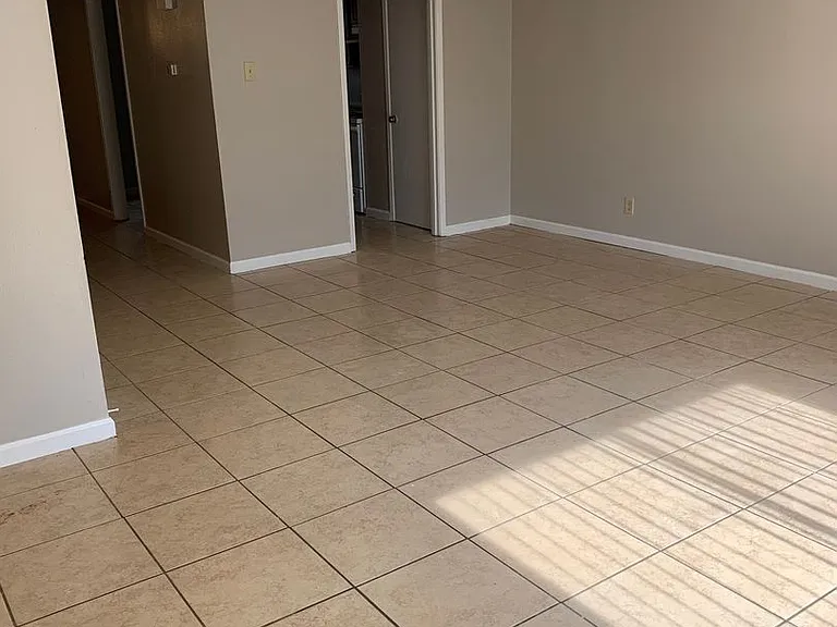 Sunset Grove Apartments — Photo 28