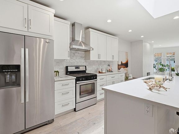 4th image of 46 Bruce Ave