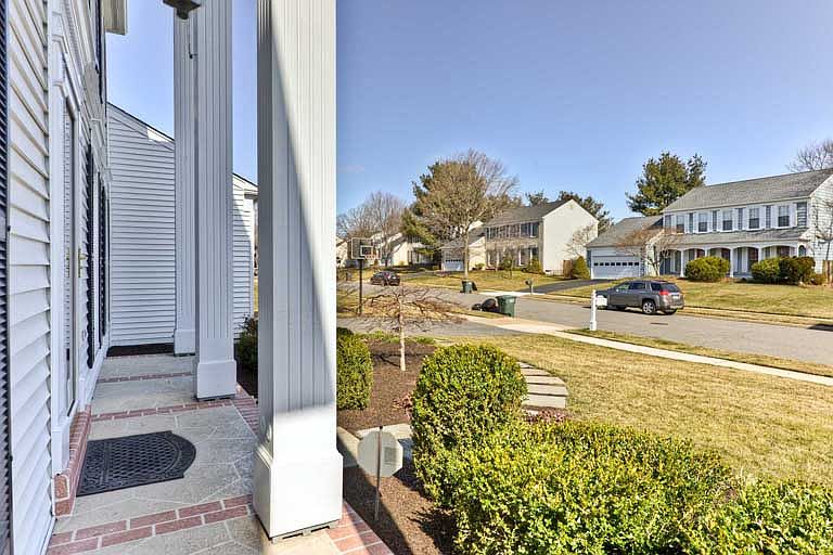 1st image of 2770 Mansway Dr