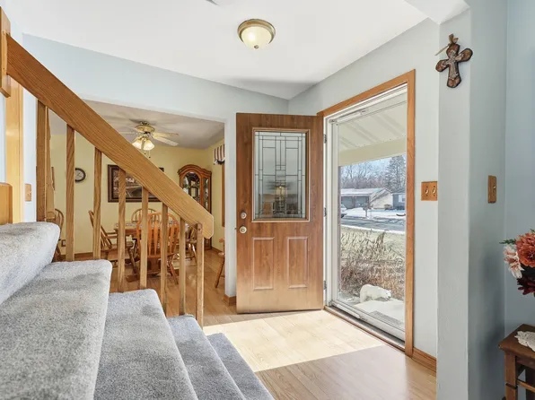 2277 Floral Dr, White Bear Lake, MN 55110