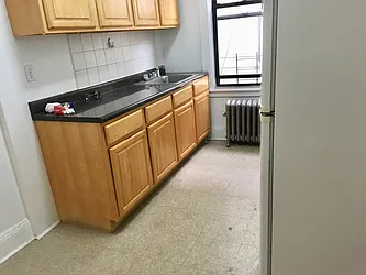 Rented by Papp Realty