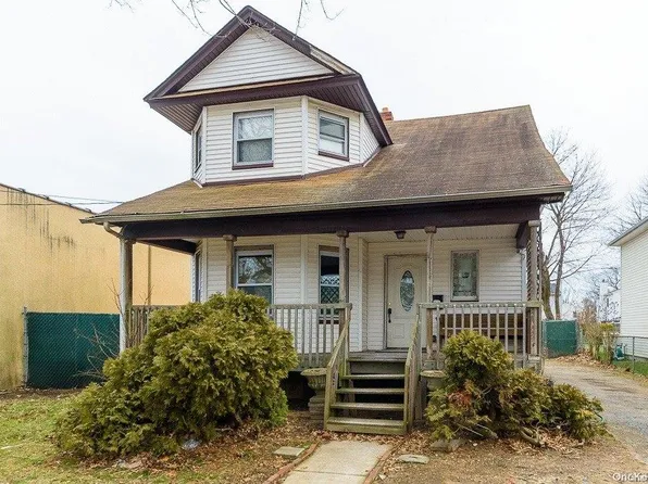17 Henry Street, Roosevelt, NY 11575